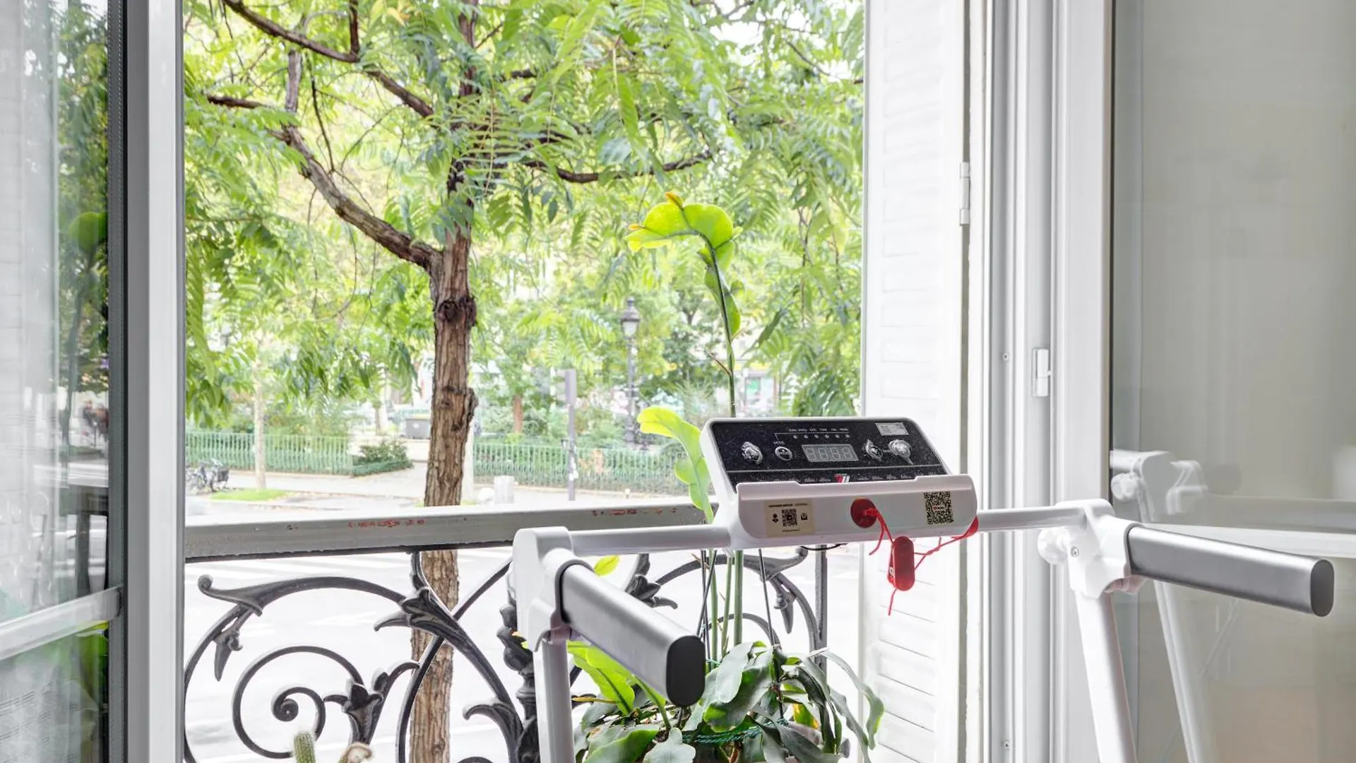 Apartment Place De La Republique - Suite Haussmannienne Paris France